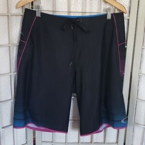 Oakley 2 in 1  hybrids with inner fitted mens shorts size  32